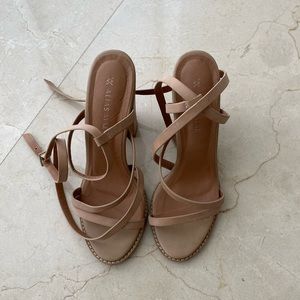 Nude strappy sandal